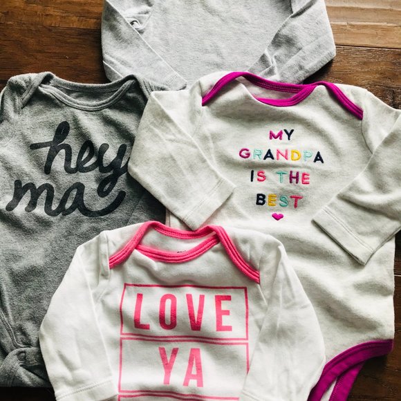 🌟4 Piece 3-6 Month Old Carter's LS Onesie Bundle - Picture 2 of 7